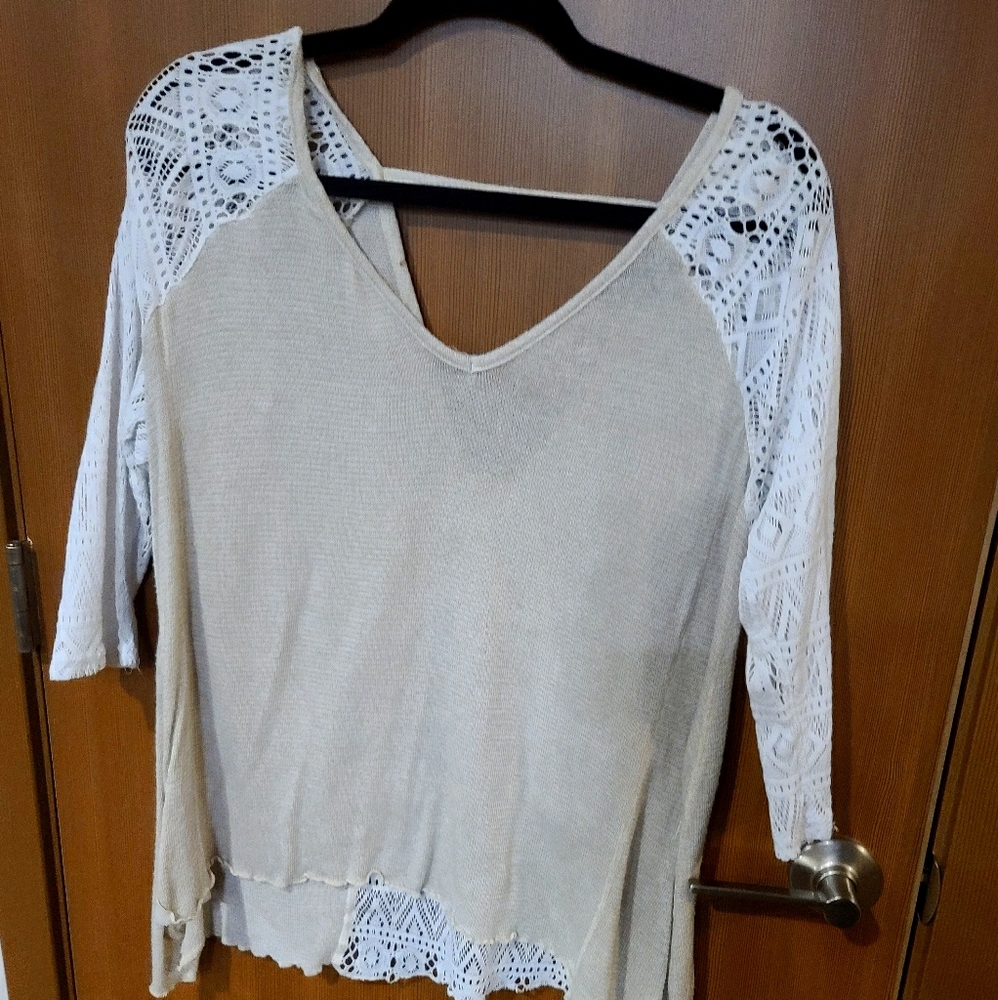 Run 21 light sweater